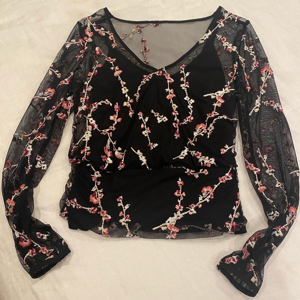 White House black market blouse